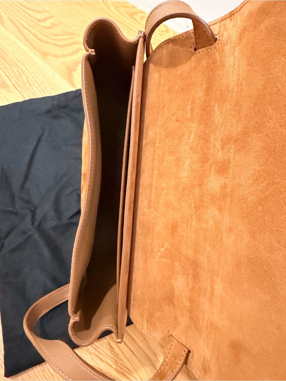 Saint Laurent Kaia Medium suede shoulder bag in cinnamon suede - Picture 7 of 11